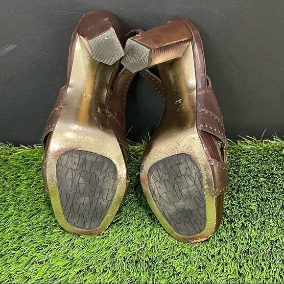 Diane Von Furstenburg Wood Heel Slingbacks - Picture 6 of 7